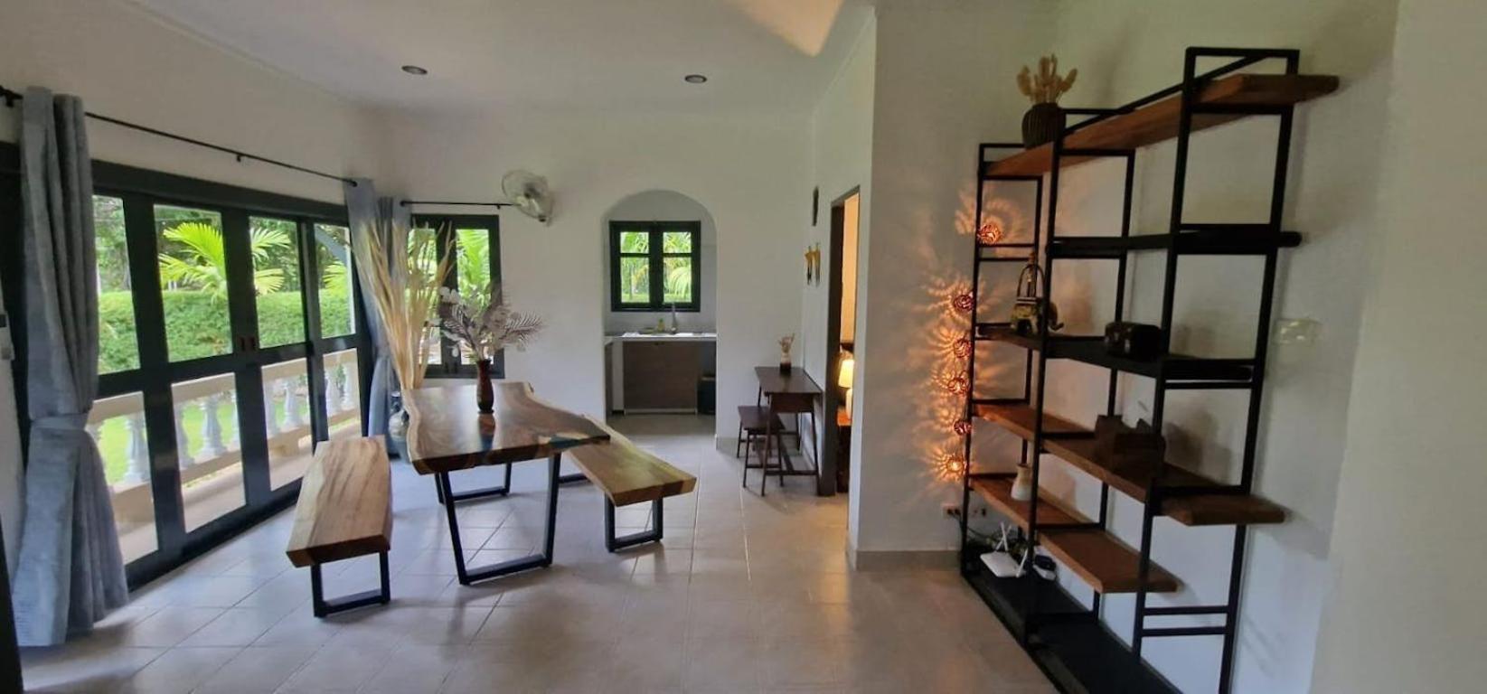 Lamai Marilyn - Only 10min To The Ban Lamai